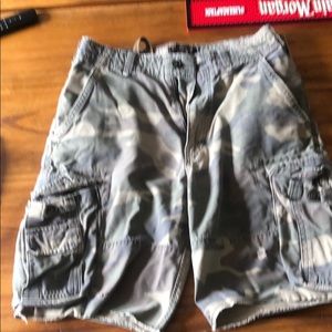 Abercrombie camo shorts size 30